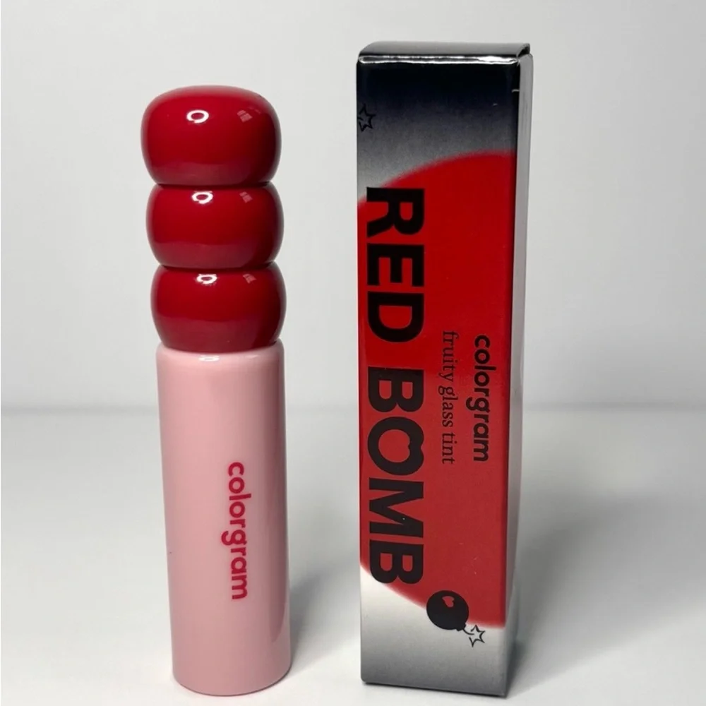 Colorgram Red Bomb Lip & Cheek Set in Red new in package